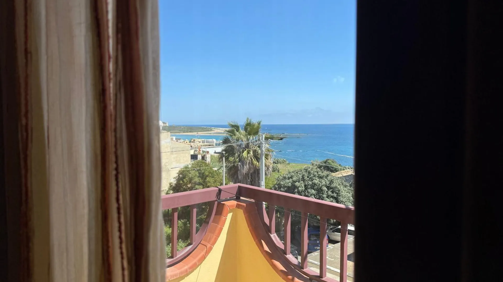 Отель Albergo Perseo Portopalo Di Capo Passero