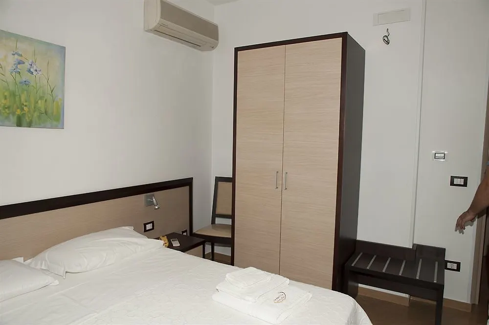 Albergo Perseo Portopalo Di Capo Passero 3*,  Италия